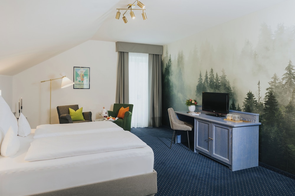 Junior Double or Twin Room, Balcony
