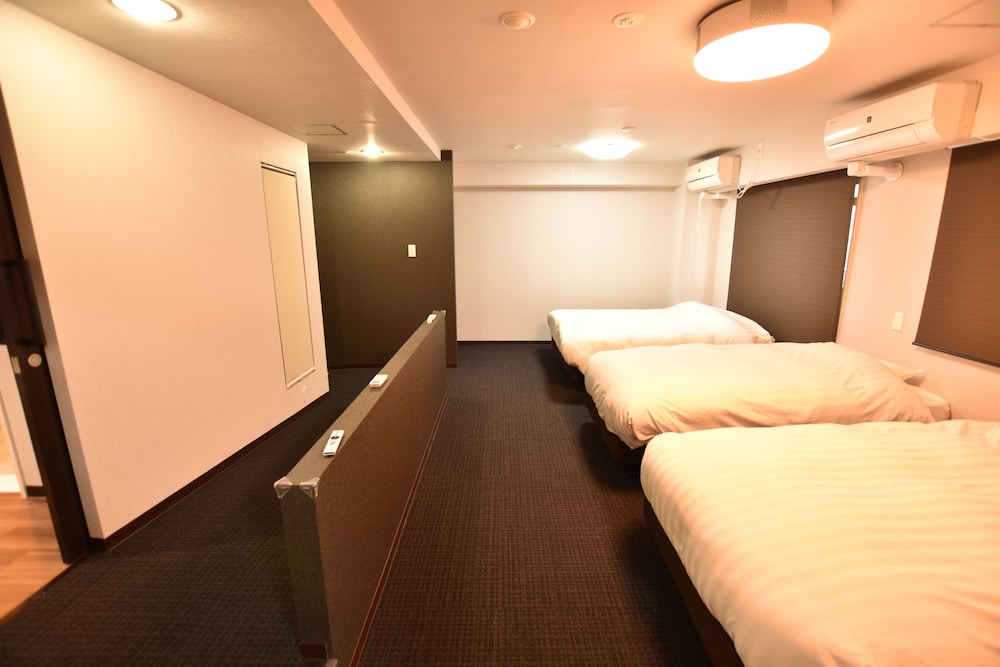 Exclusive Suite, Multiple Bedrooms, Accessible photo 2