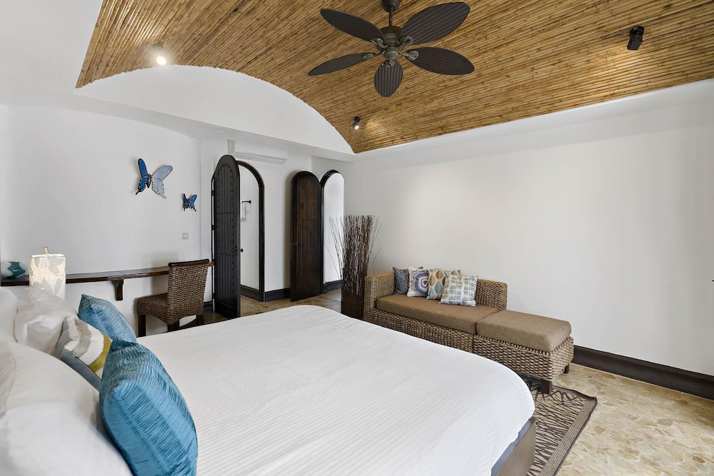 House, 4 Bedrooms, Accessible, Beach View photo 3
