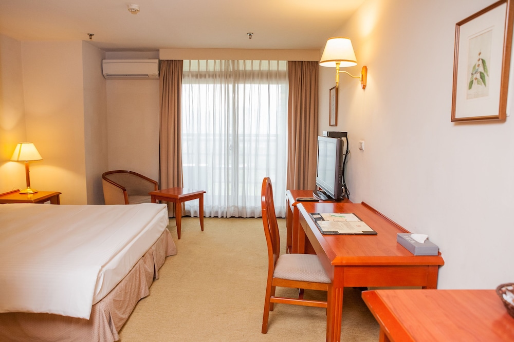 Standard Double Room - Photo 8