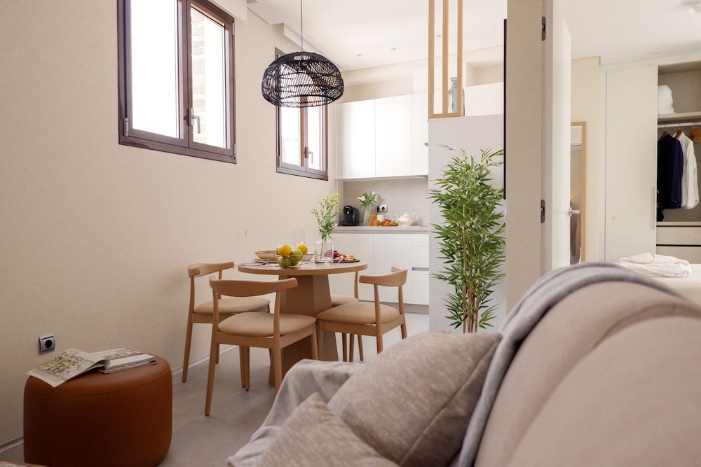 Penthouse, 2 Bedrooms - Photo 8