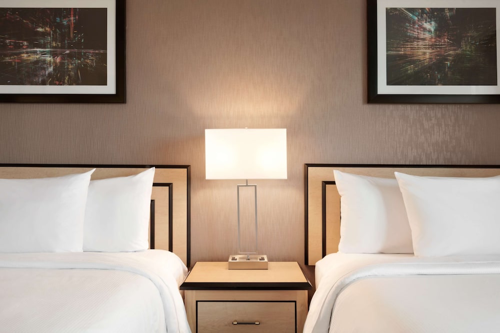 Room, 2 Queen Beds, Non Smoking photo 3