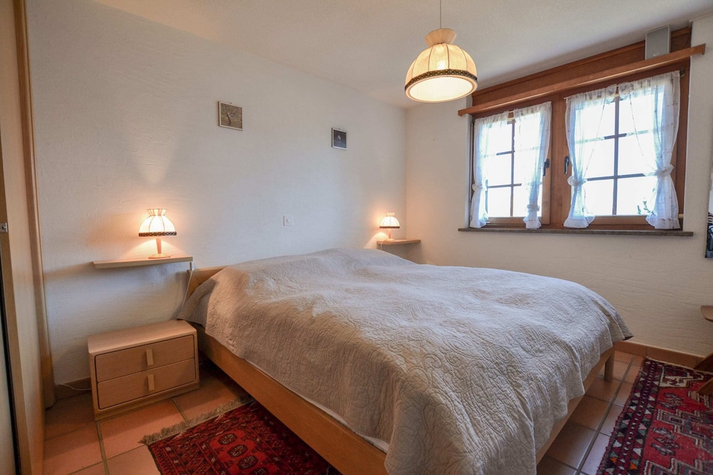 Basic Apartment photo 3