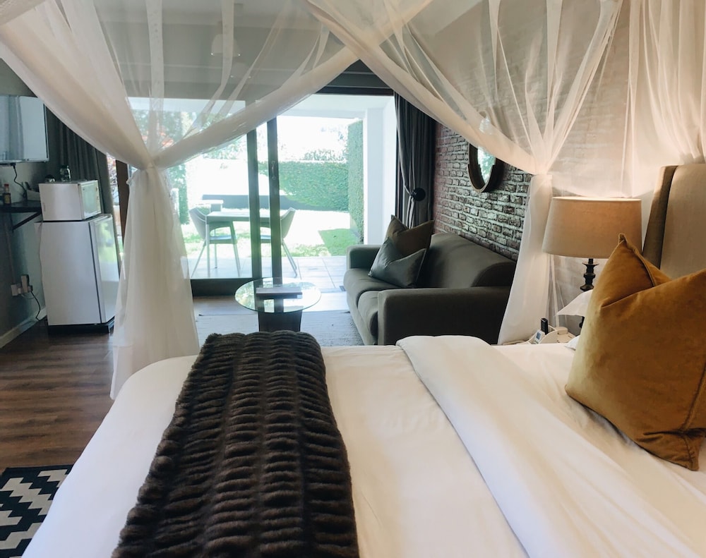 Deluxe Room, Patio photo 1