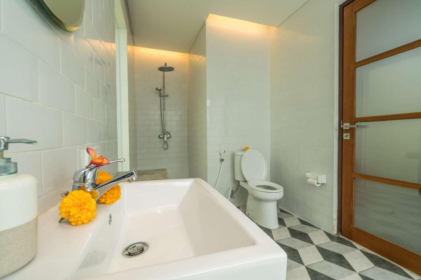 Deluxe Suite with Garden View - Photo 13