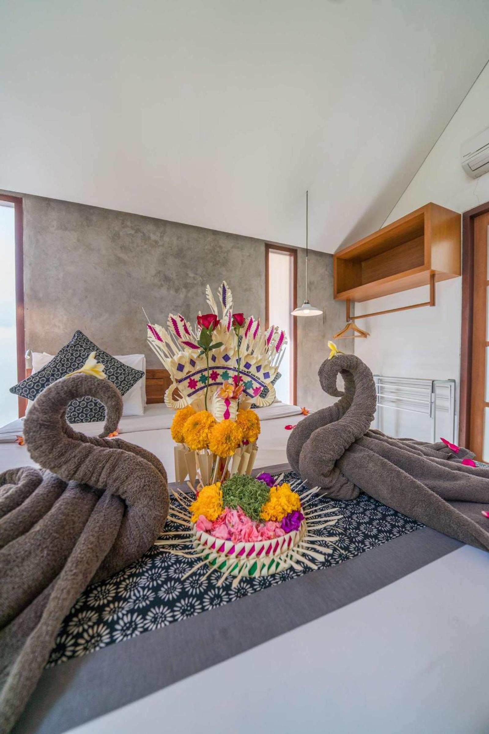 Deluxe Suite with Garden View - Photo 2