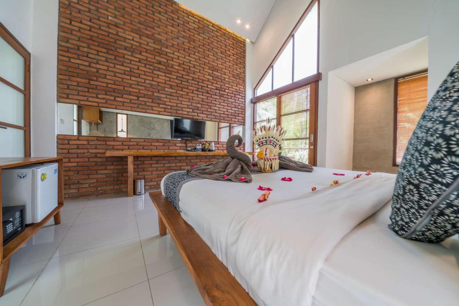 Deluxe Suite with Garden View - Photo 33