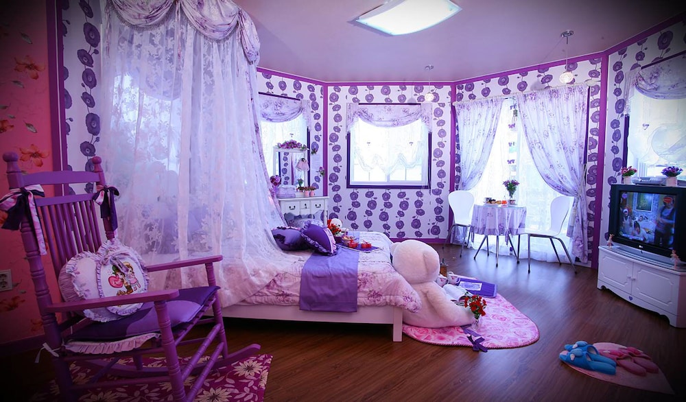 Couple Room A: Freesia / Statis photo 1