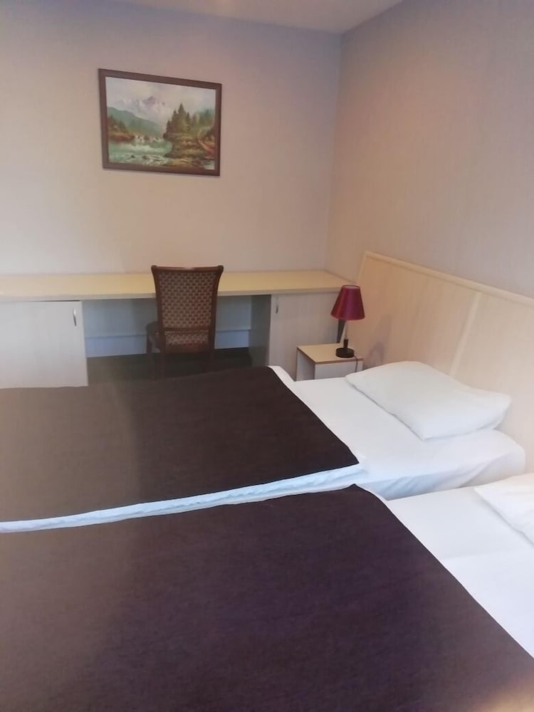 Economy Twin Room