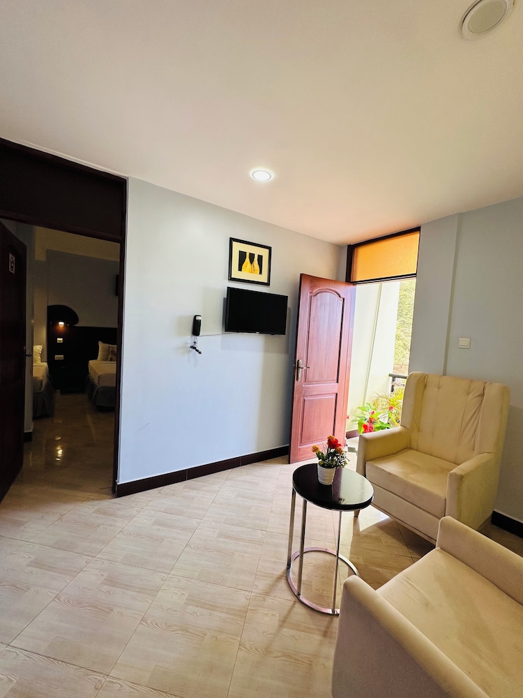 Suites Rooms (7)
