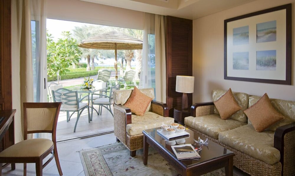 2 Bedroom Beachfront Villa with Private Garden Terrace photo 2