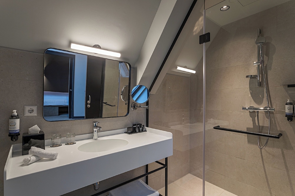 Loft (Triple)