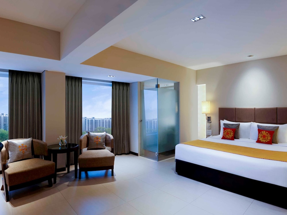 Executive Room, 1 King Bed - Photo 3