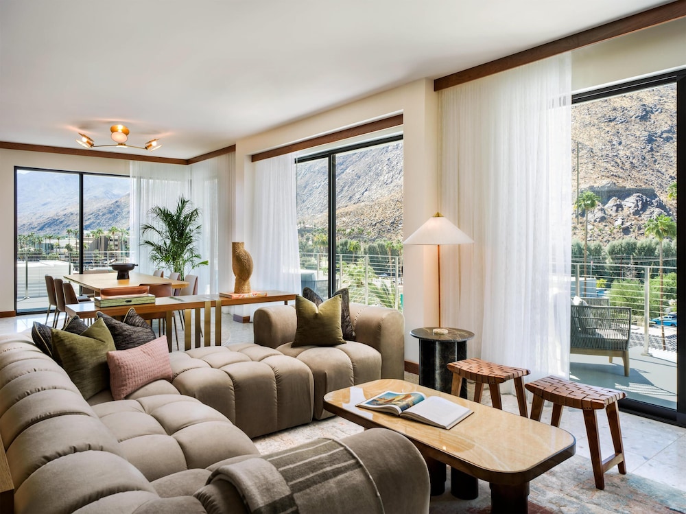 Suite (Thompson)