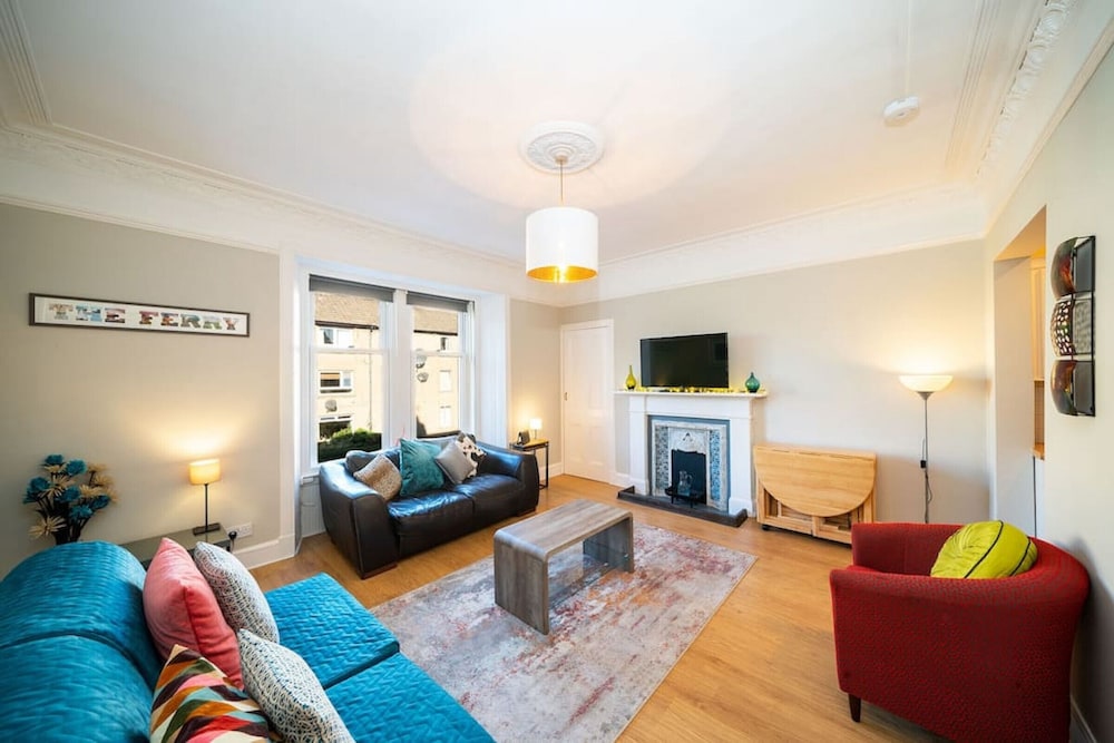Apartment photo 2