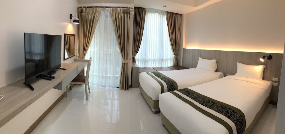 Deluxe Room - Photo 9