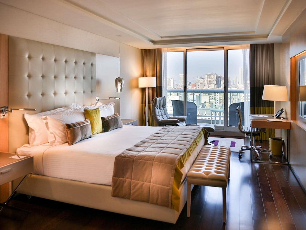 Executive Suite, 1 King Bed, Balcony