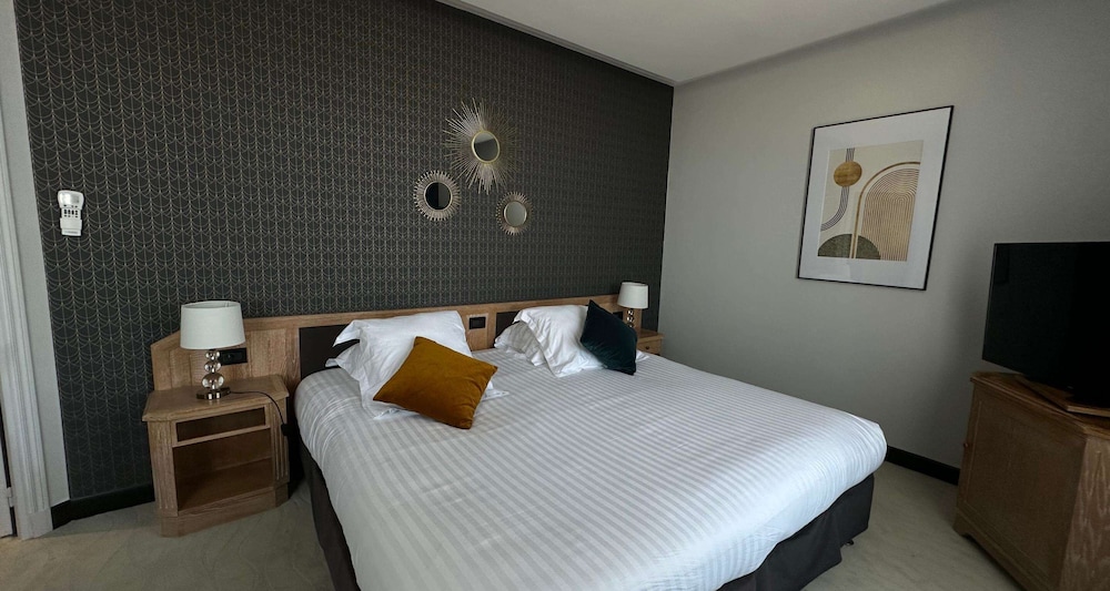 Comfort Room, 1 King Bed, Non Smoking - Photo 8