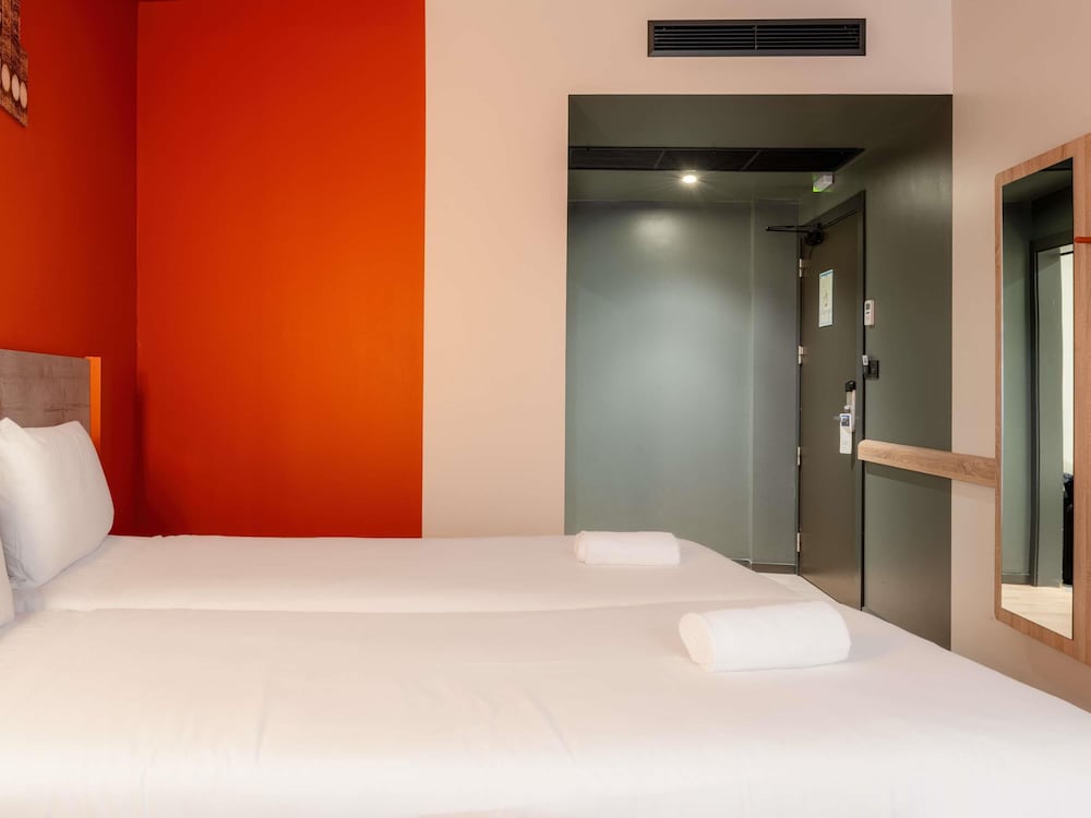 Room, 2 Double Beds photo 3