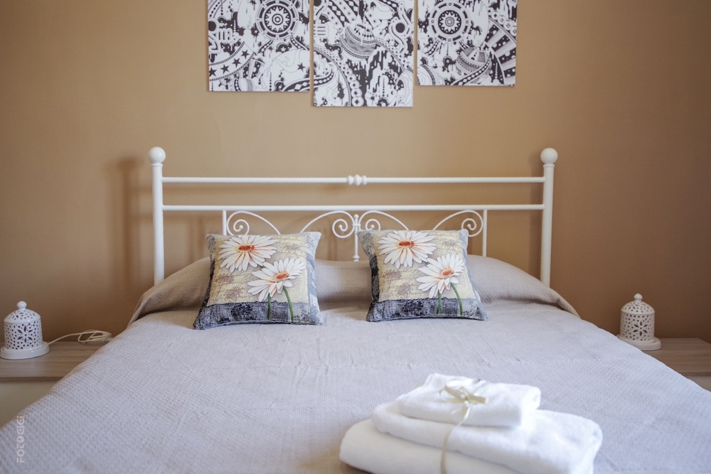 Double Room, Private Bathroom (Sandy) photo 2