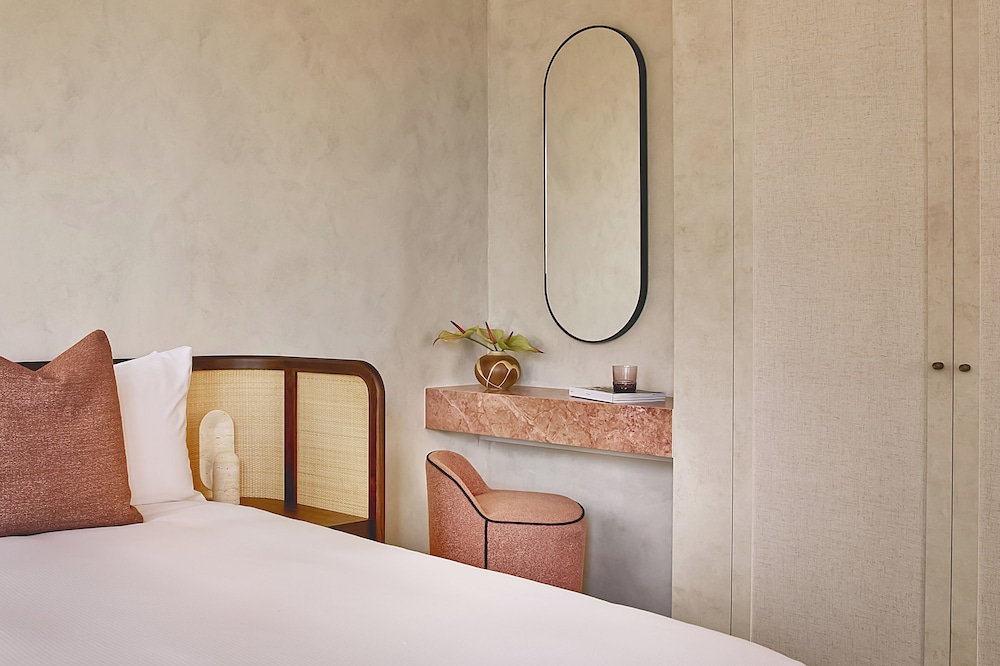 Suite (1 Bed)