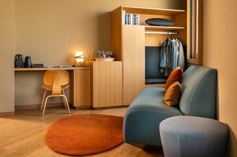 Suite, 1 King Bed Suite, 1 King Bed