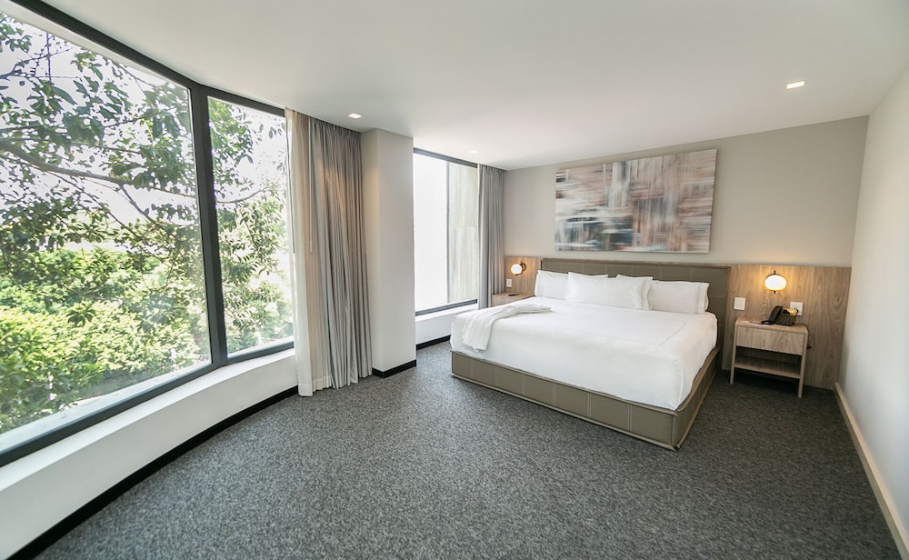 Elements Suite Terrace - Photo 4