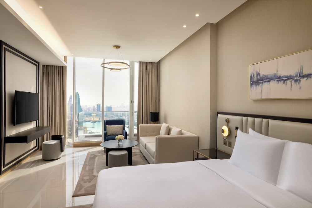 Deluxe Studio, 1 King Bed, Balcony, Sea View