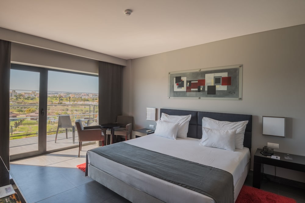 Junior Suite (2 Adults + 2 Children) thumbnail 6