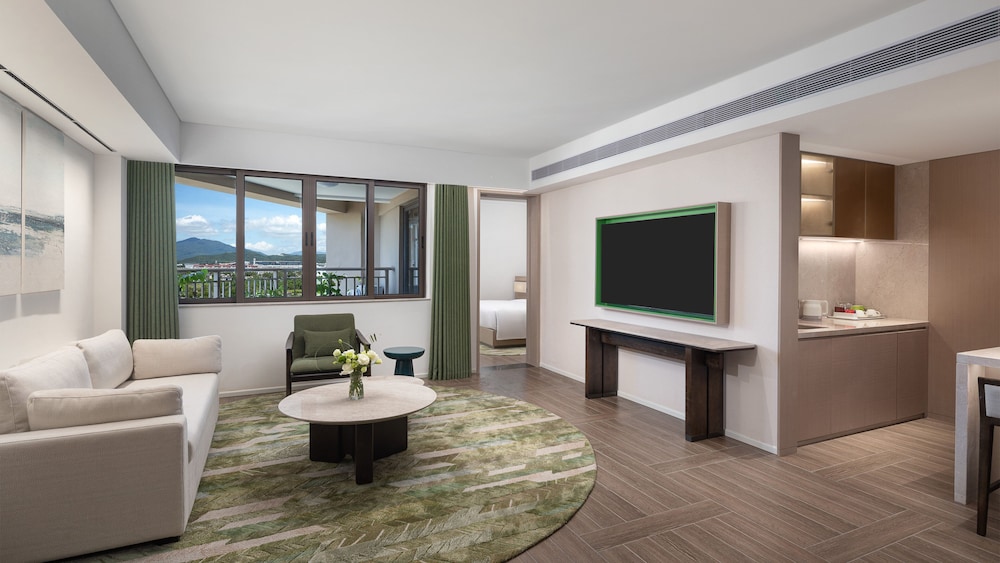Suite, 1 Bedroom - Photo 2
