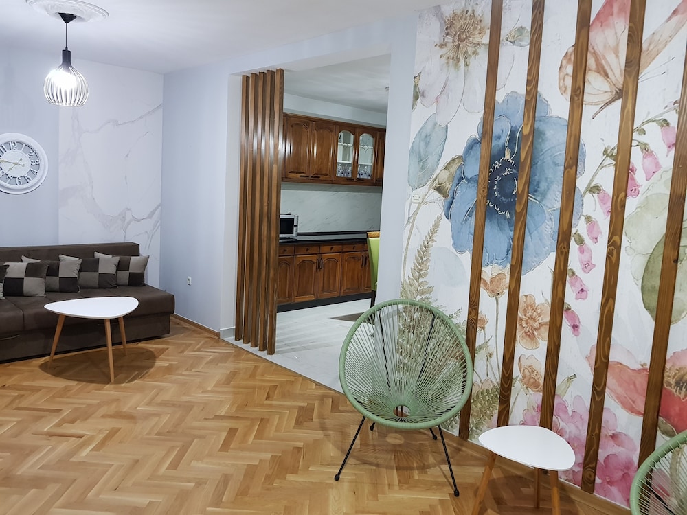 Grand Studio, 2 Bedrooms, Pool View photo 3