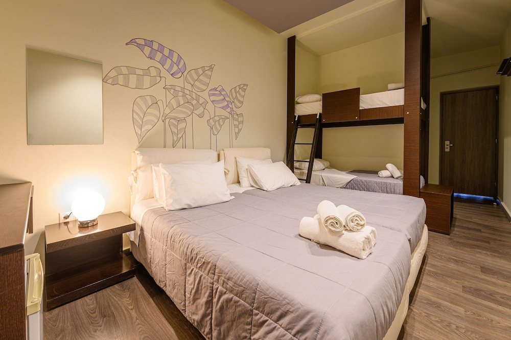 Standard Quadruple Room, 1 Bedroom photo 2
