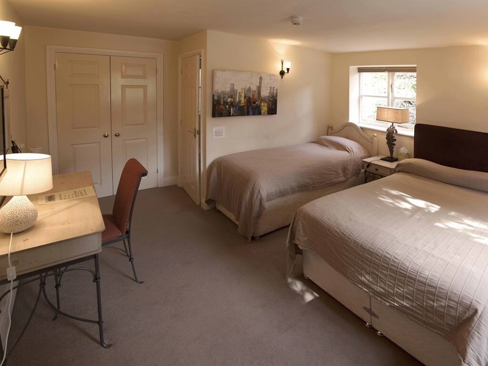 Suite, Ensuite photo 3
