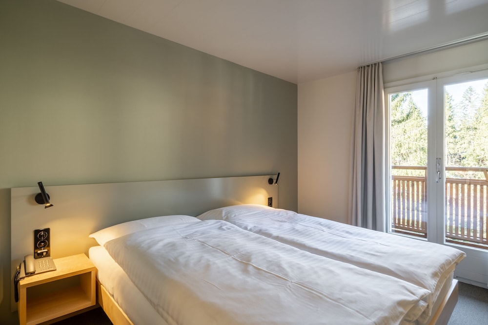 Basic Double Room, Balcony (length of bed 180 cm, forest view) photo 2