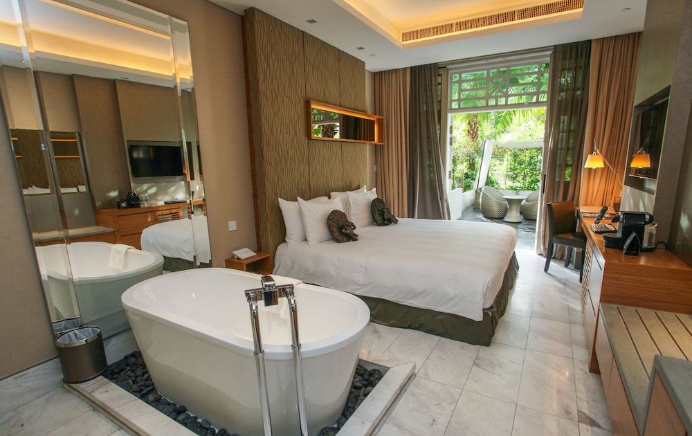 Deluxe Garden Room
