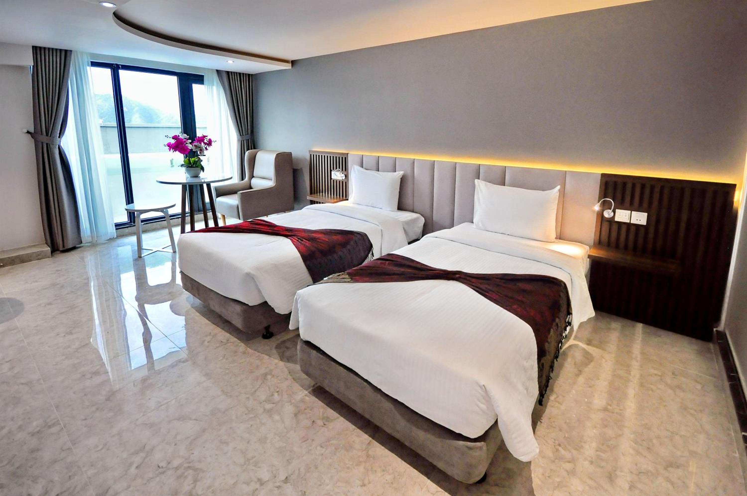Deluxe Double or Twin Room with Sea View photo 3