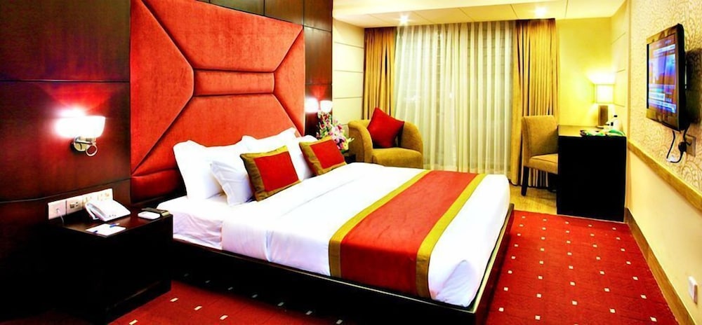 Premium Twin Room photo 3
