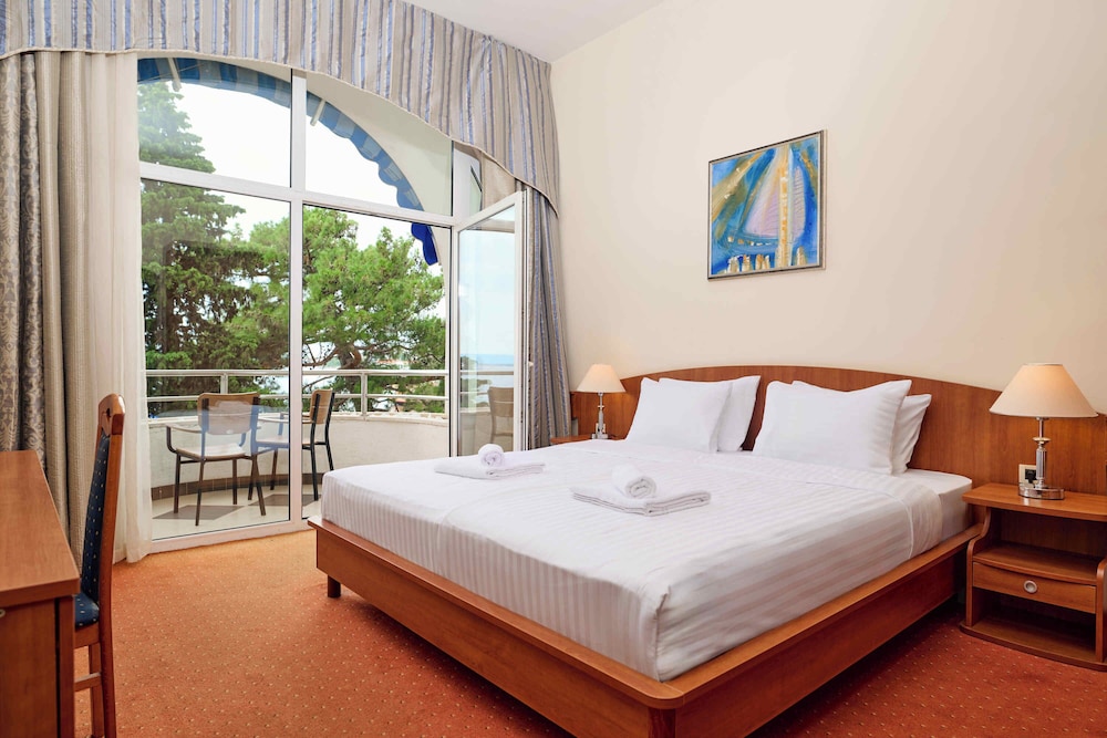 Superior Double Room with Balcony and Sea View - Photo 8