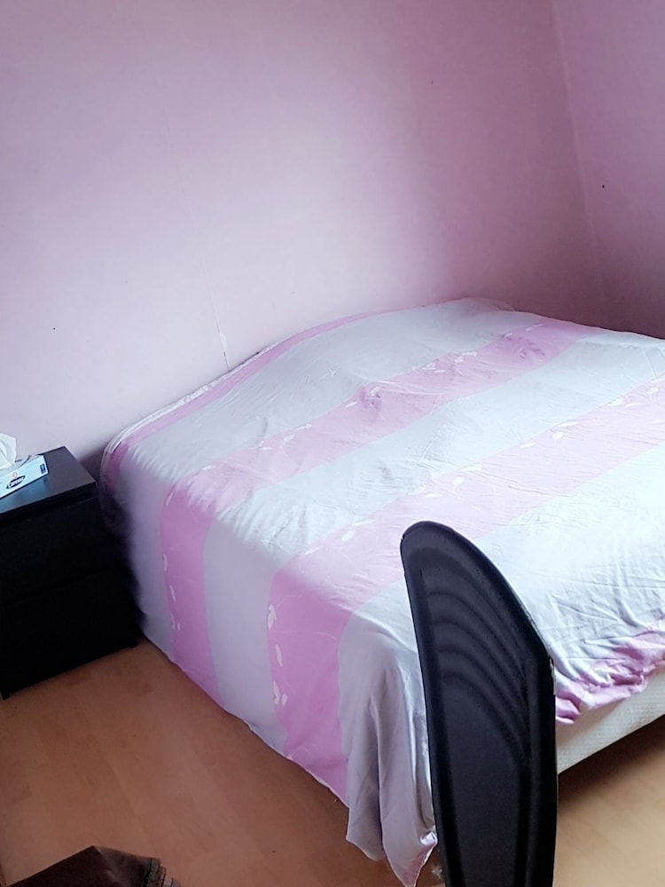 Double Room, Shared Bathroom (La Chambre De Jasmine)