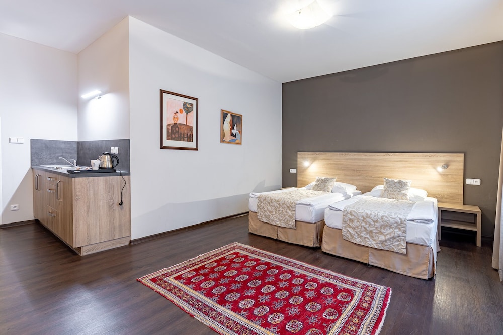 Family Suite - Photo 10
