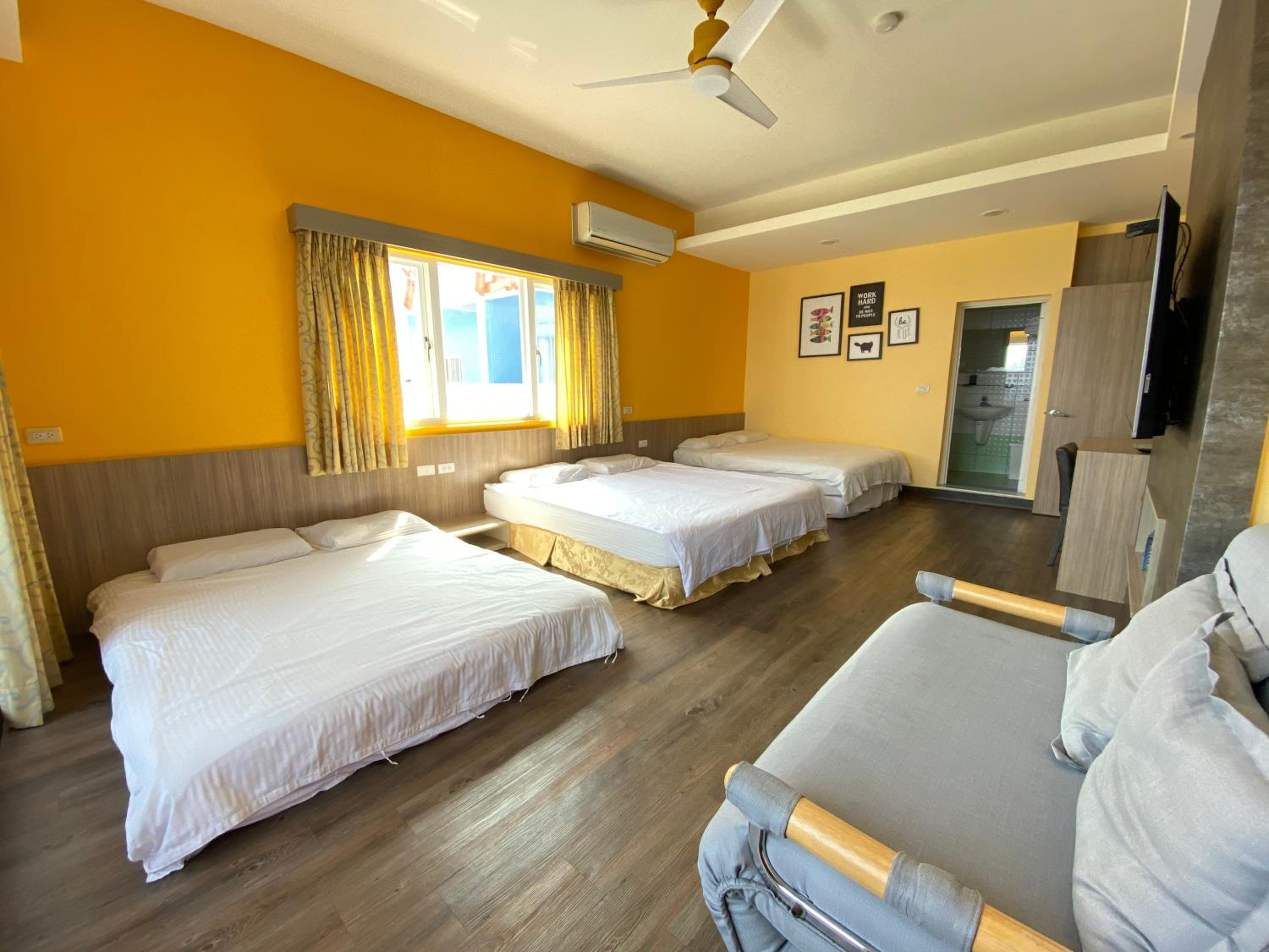 Room for 6 with Balcony