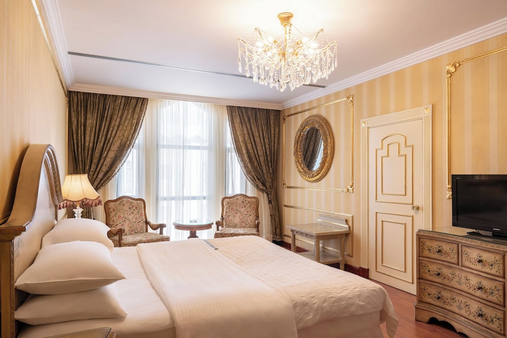 Royal Suite, 2 Bedrooms - Photo 4