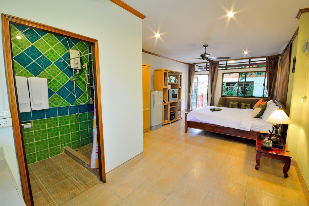 Deluxe Double or Twin Room photo 2