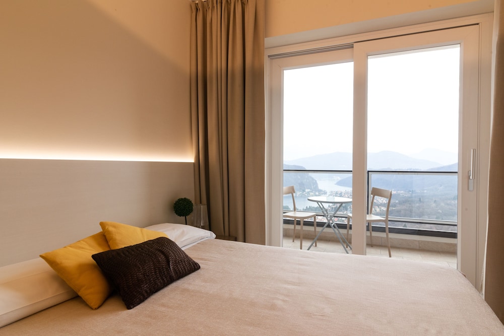 Deluxe Double Room, Lake View