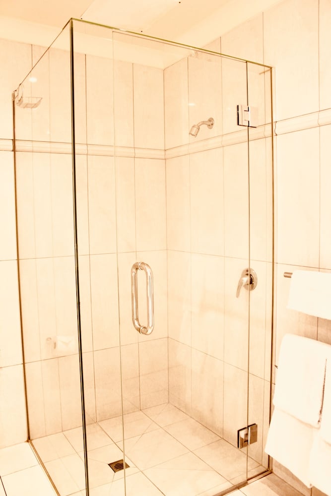 Ocean View Executive Apartment with Spa - Photo 13