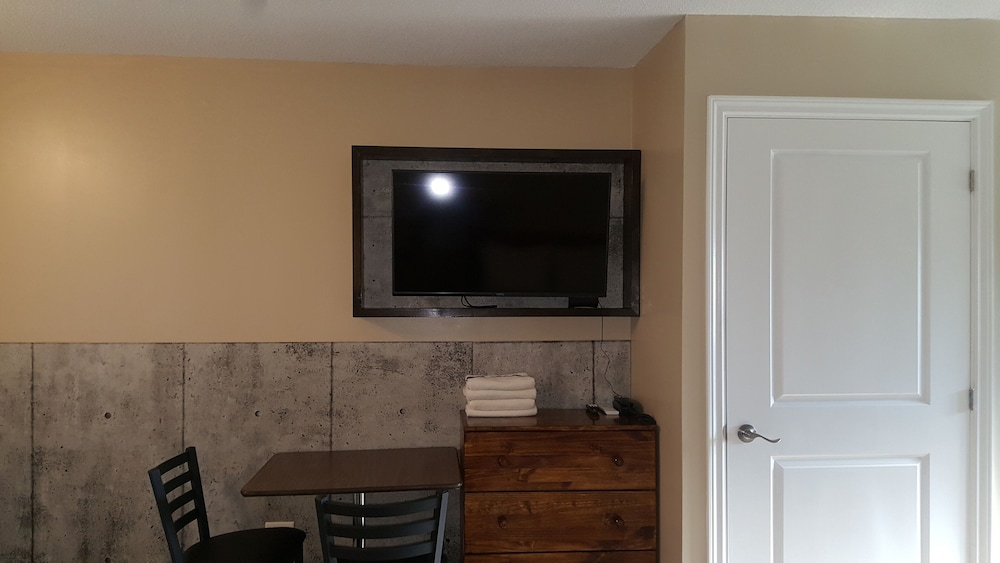 Room, 2 Queen Beds, Kitchenette photo 1