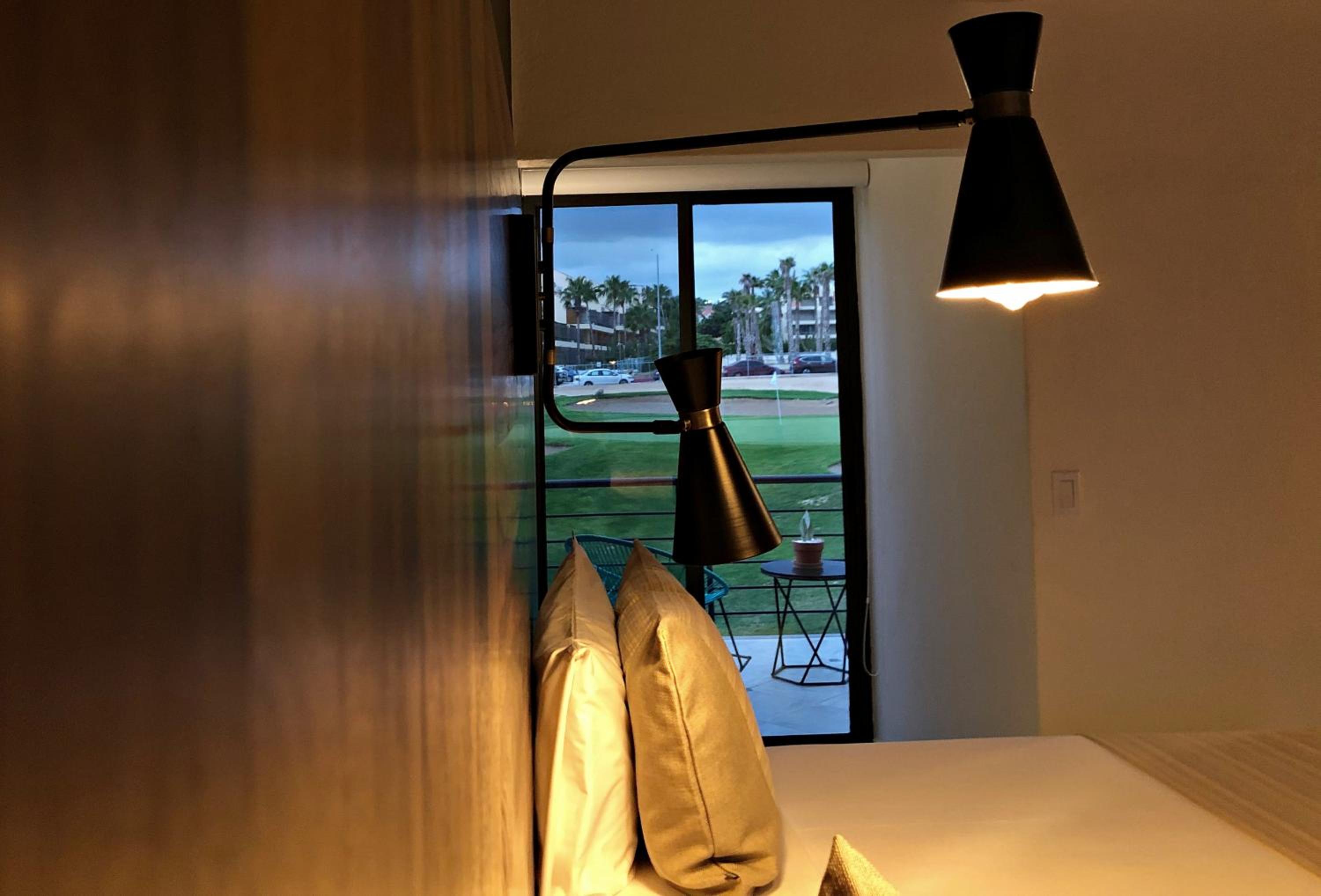 Standard King Room - Photo 6
