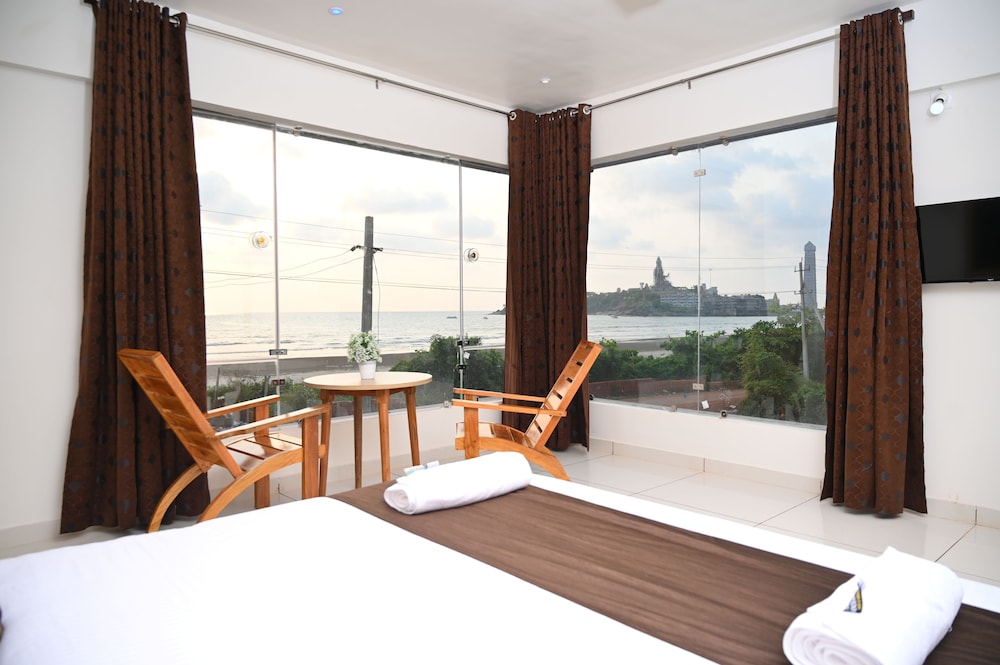 AC Deluxe Room with Sea and Temple View