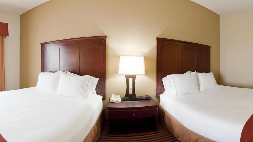 Standard Room, 1 King Bed - Photo 3