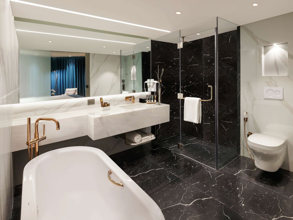 Executive Suite, Ocean View, 1 King Bed, Club Lounge Access - Photo 3